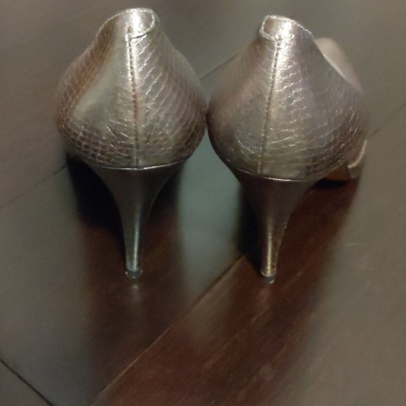 High Heels - Picture 4 of 7